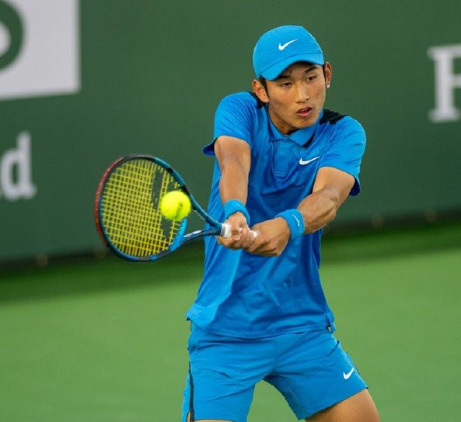 商竣程天然次盘小遇波折但最终也曾斩获糊口内行赛正赛首胜